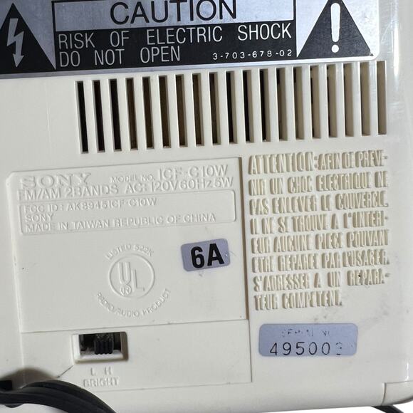 Vintage Sony ICF C10W Cube Alarm Clock Radio AM FM Digital Display - Picture 10 of 10